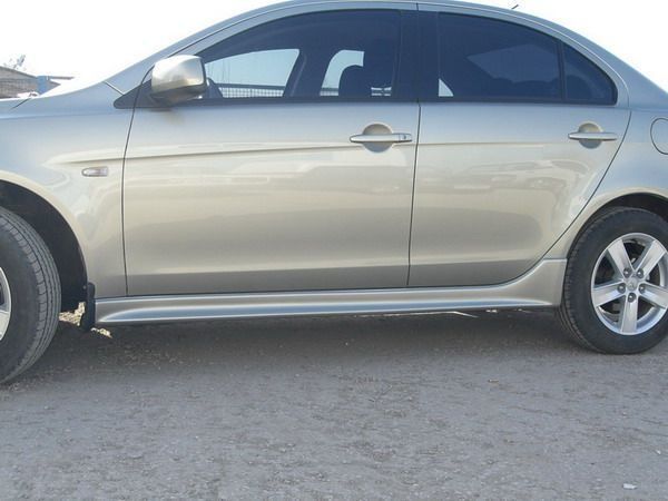 Пороги Митсубиси Лансер 10 Накладки на пороги Mitsubishi Lancer X