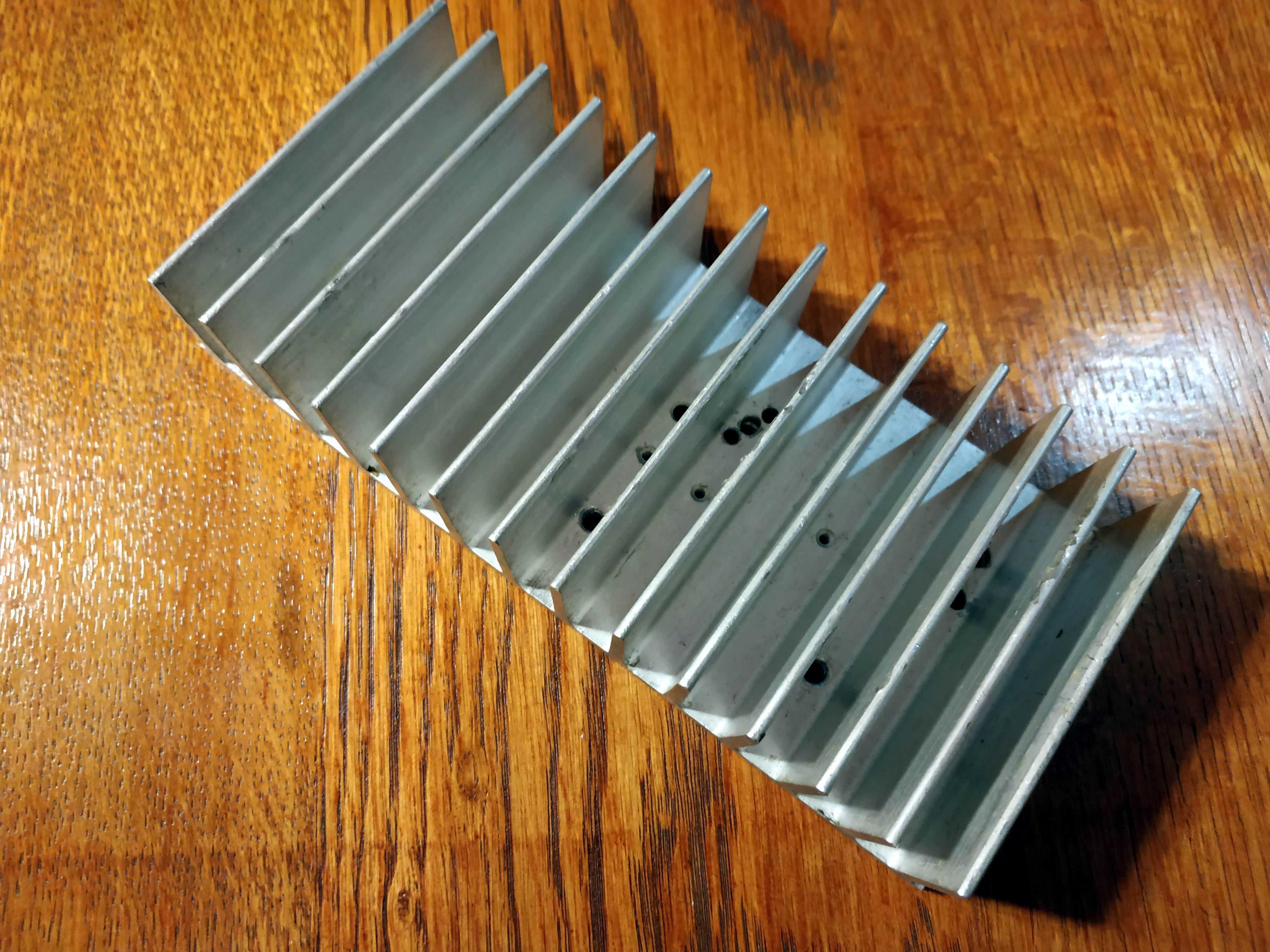 Radiator 16,5 x 7,5 x 3,5 cm