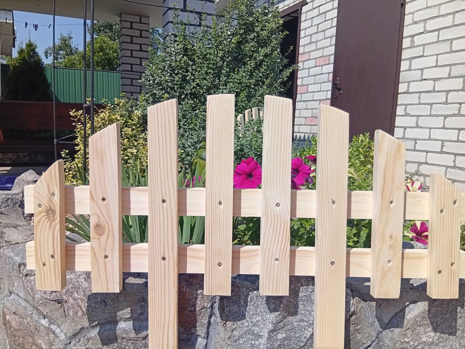 Дерев'яний декоративний заборчик