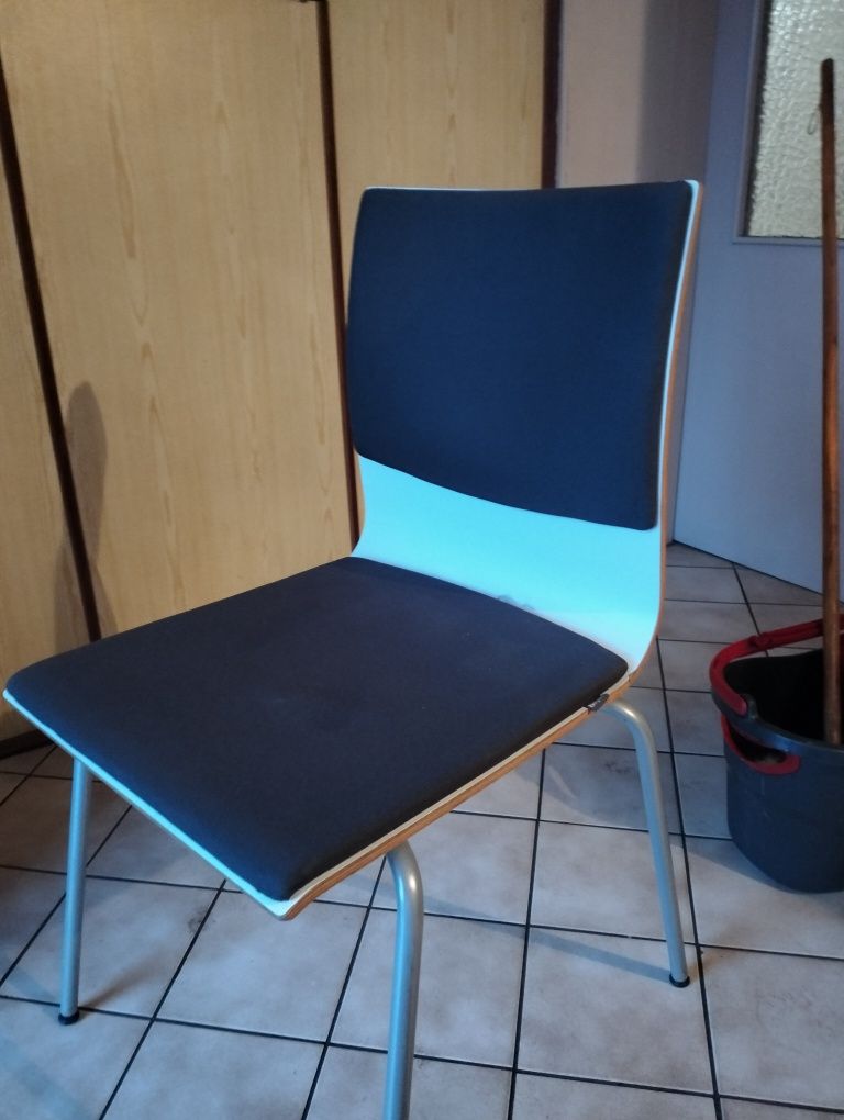 Krzesła białe do kuchni lub salonu