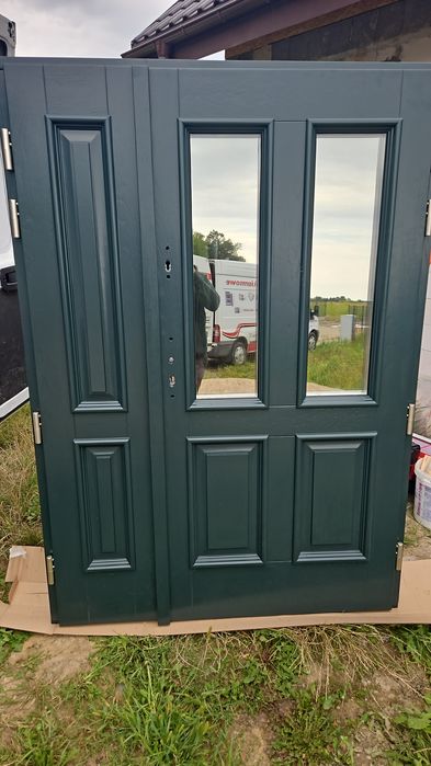 Drzwi zewnętrzne drewniane dębowe ral 3020 z montażem producent