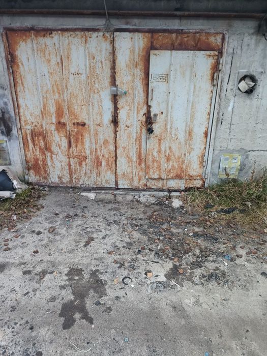 Продам гараж на Баварии ГСК "Ясная поляна"Цена 1500 у.е.