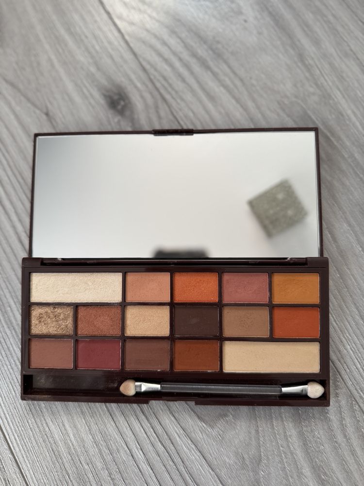 Makeup Revolution Chocolate Orange - pomarańczowe cienie do powiek 22g