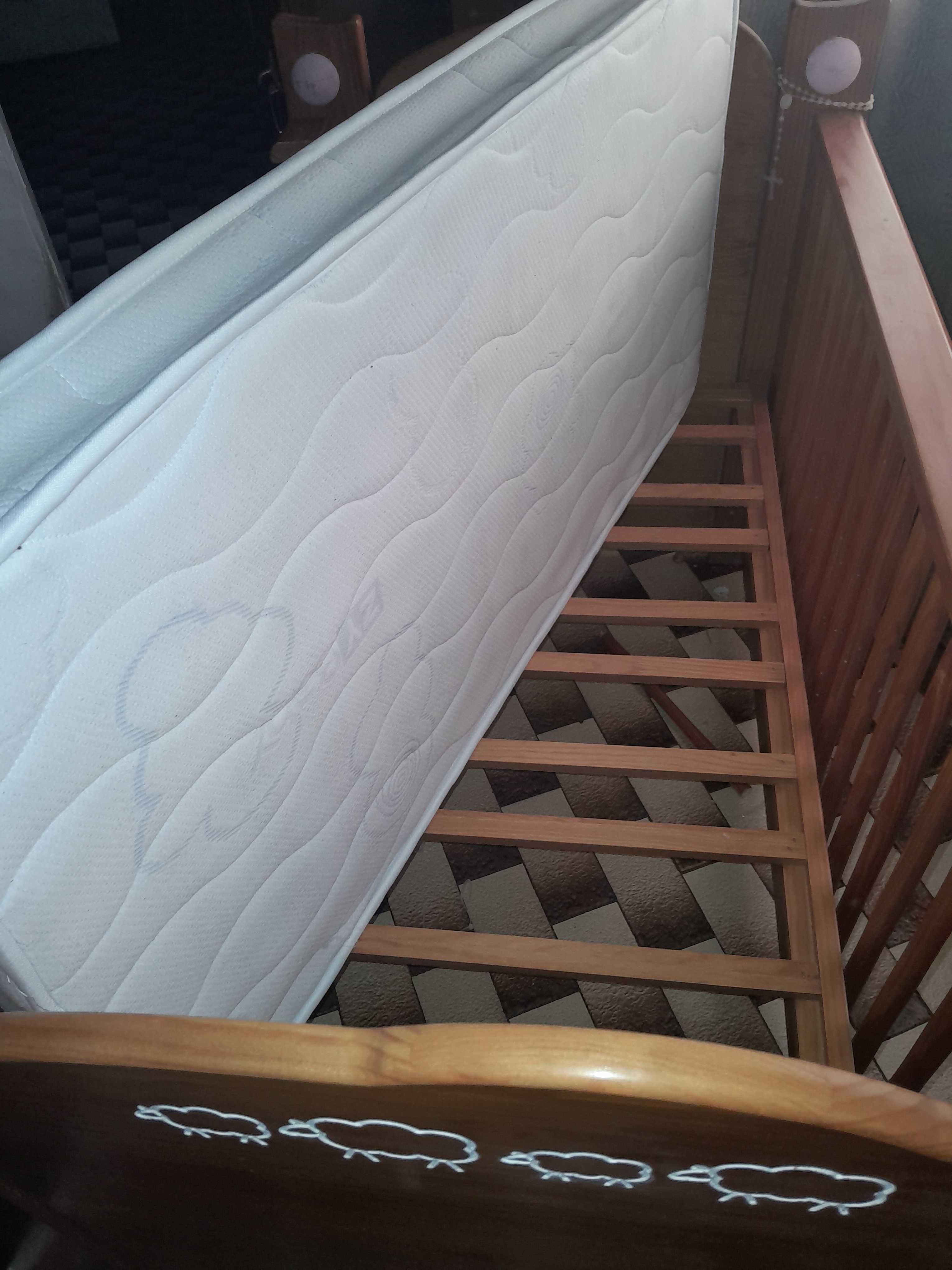 Quarto de bebé com colchao