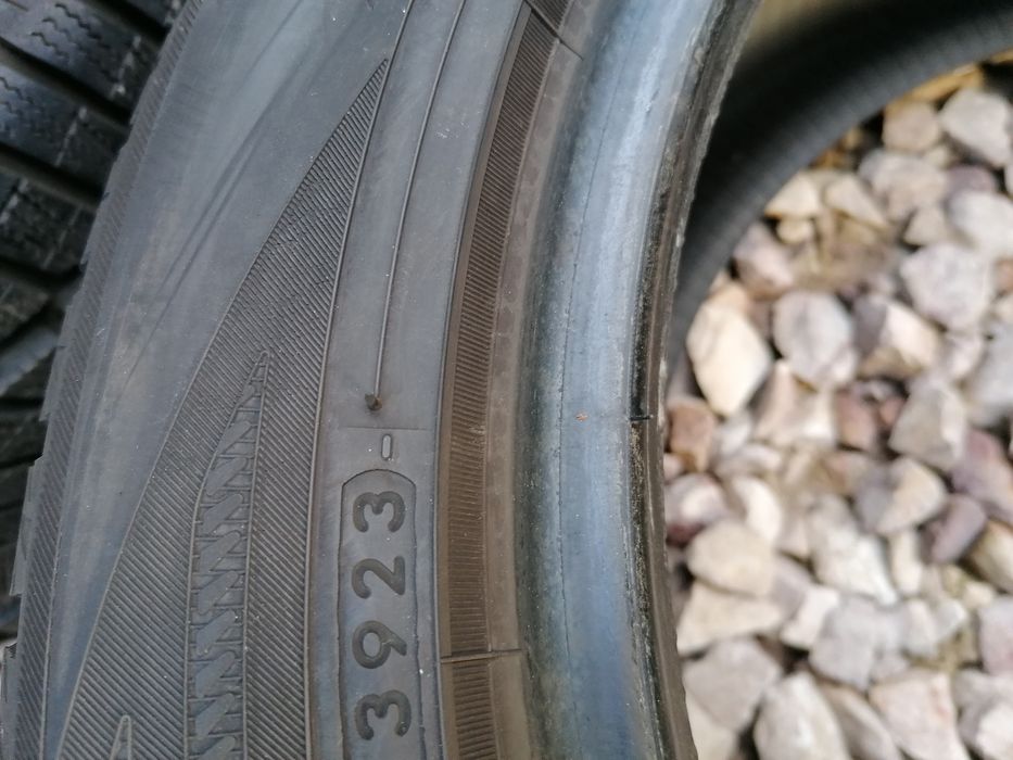 225/50/17 Yokohama 2023 rok zimowe