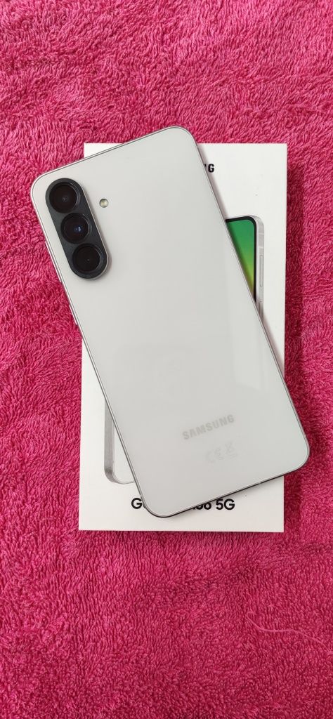 Samsung a56 . 5G. 256 GB 8+8 GB RAM LIVRE