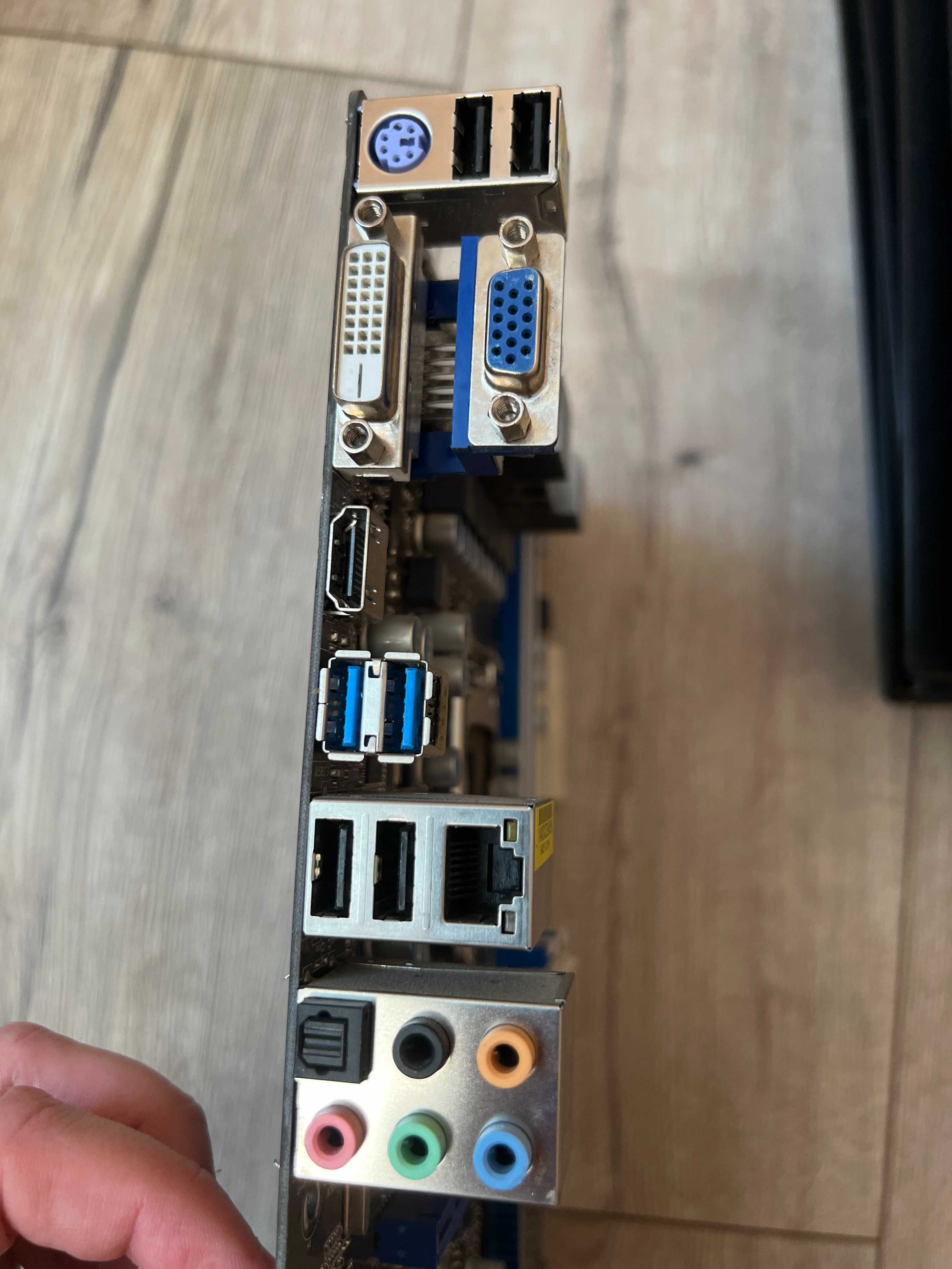 Материнка ASRock H61iCafe s.1155 повністю робоча