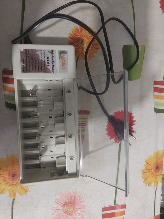 8-канальний зарядний пристрій PKCELL PK-8181 АА, ААА NiMh/NiCd