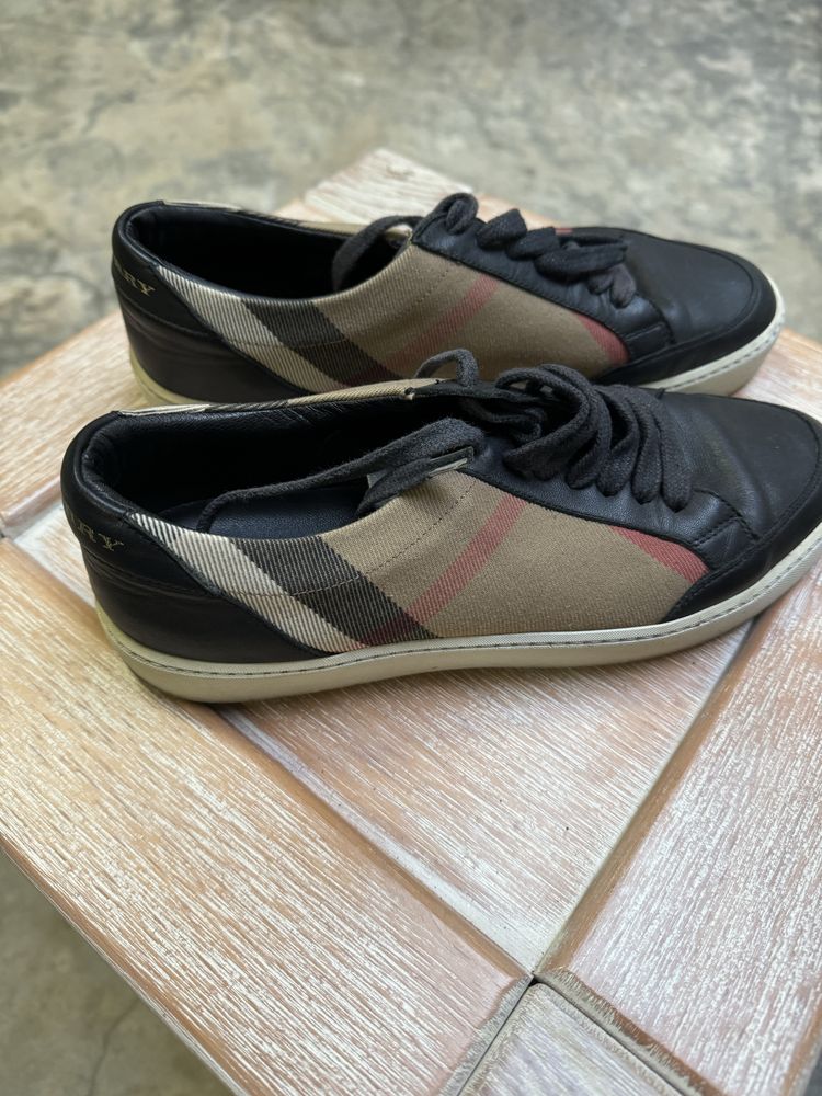 Vendo tenis burberry usados