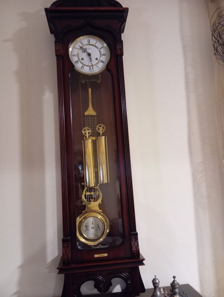 Vendo relógio de parede com pêndulo para desocupar