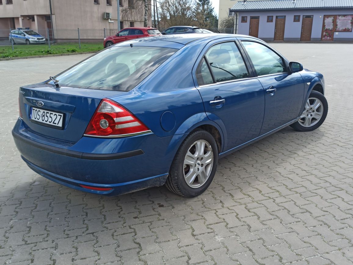 Ford Mondeo_Chabrowy_2.0 Benzyna_Niski przebieg