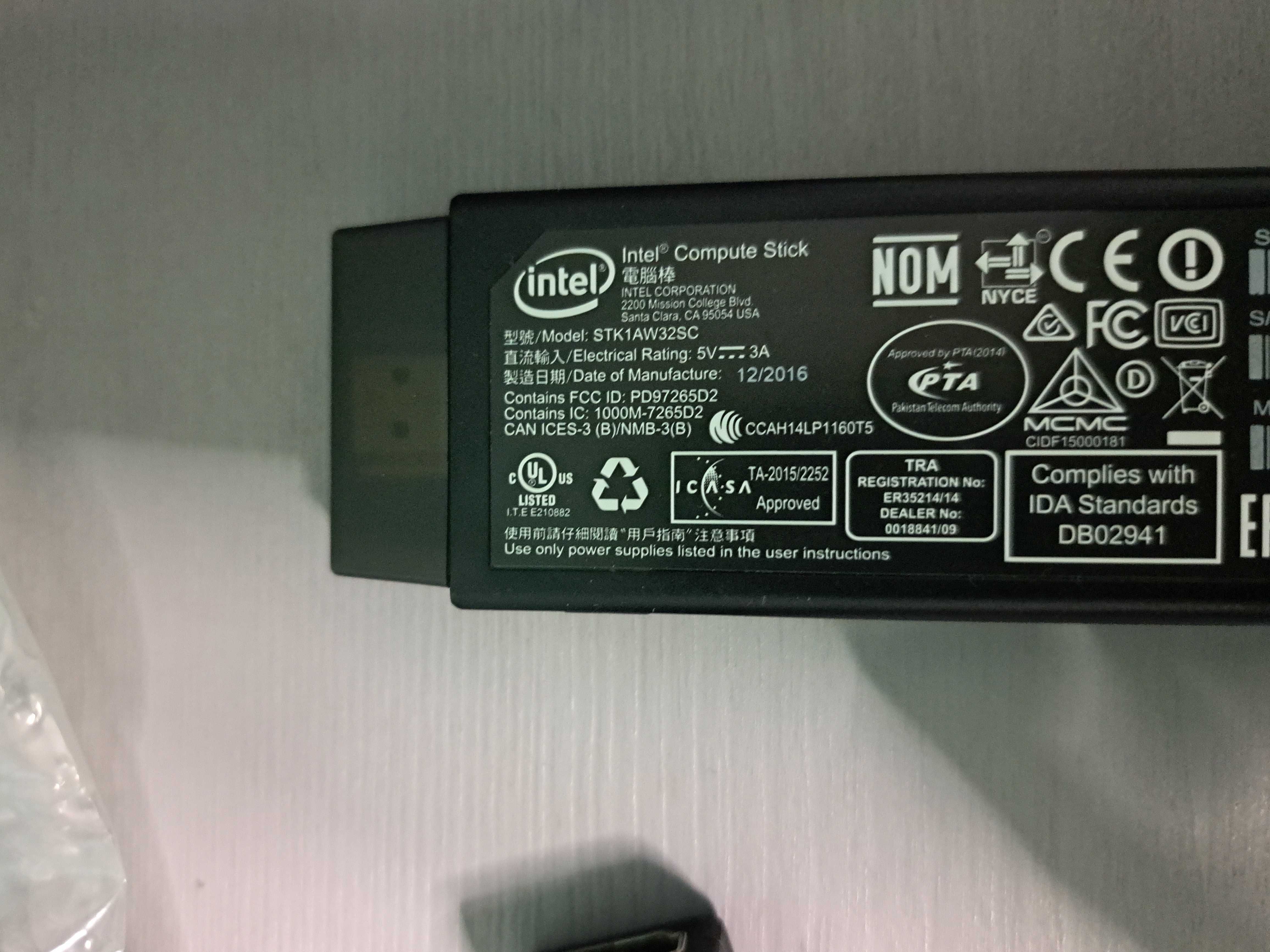 Komputer Intel Compute Stick STK1AW32SC #2