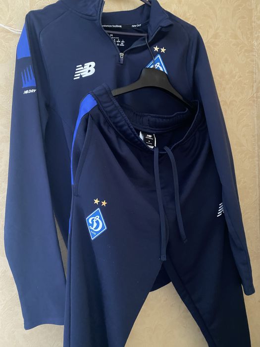 Спортивний чоловічий костюм new balance в доброму стані