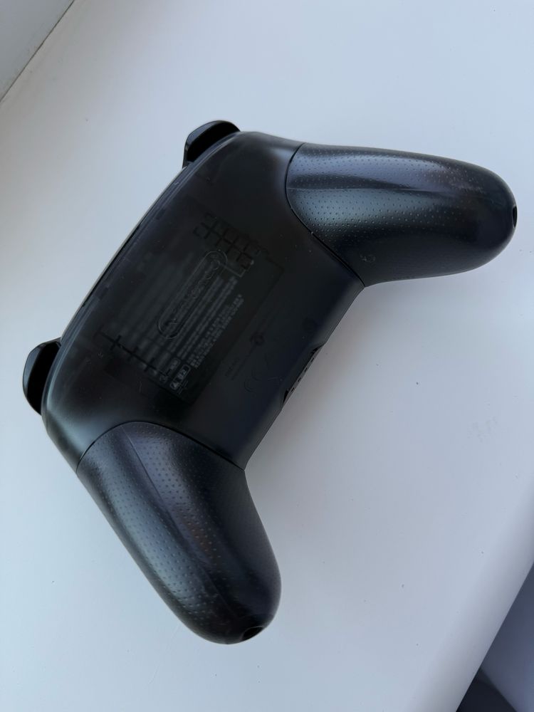 Продам Nintendo Switch Pro Controller