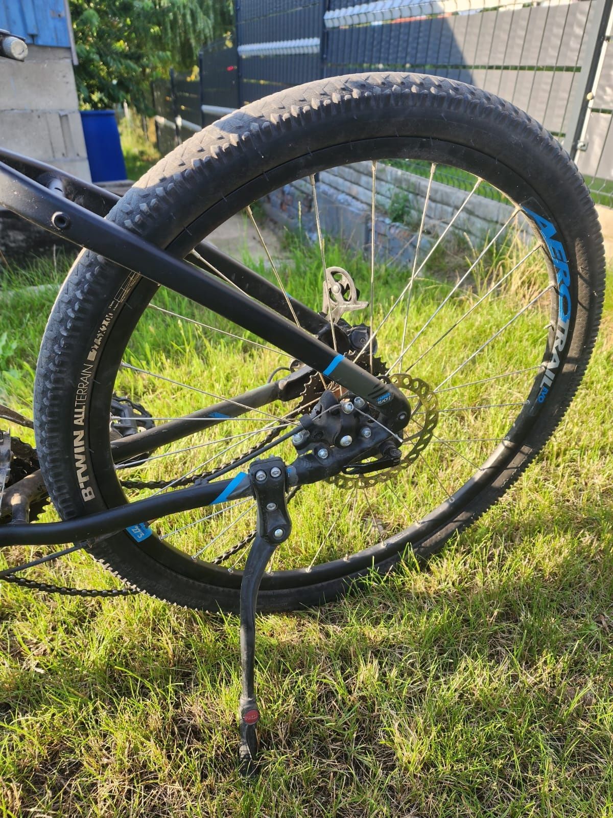 ROWER Rockrider 520. Jest to rower górski (MTB)