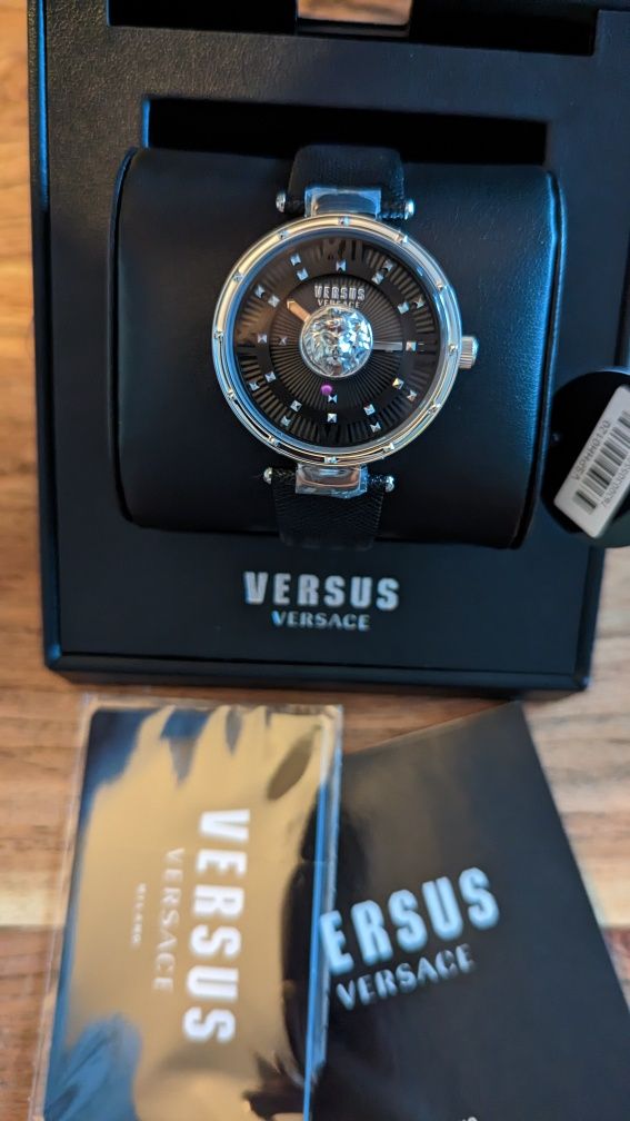 Годинник жіночий,часы женские Versace versus,модель VSPHH 0120,