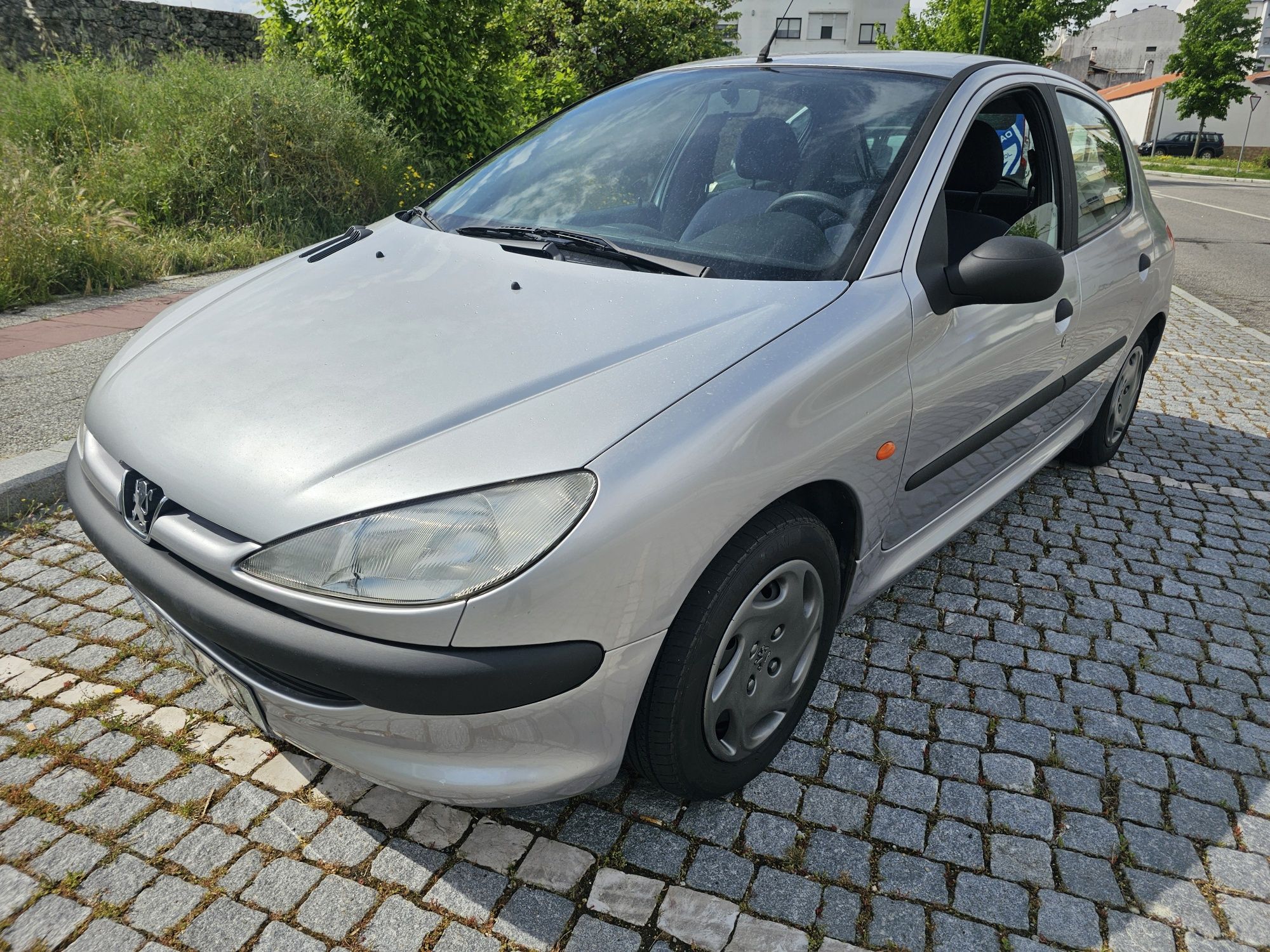 Peugeot 206 1.1 gasolina