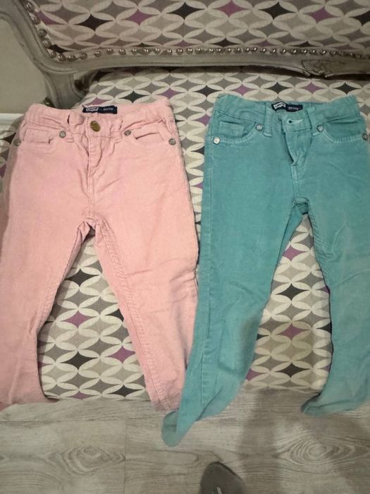 2 пары вельветовых джинс. Levi’s.