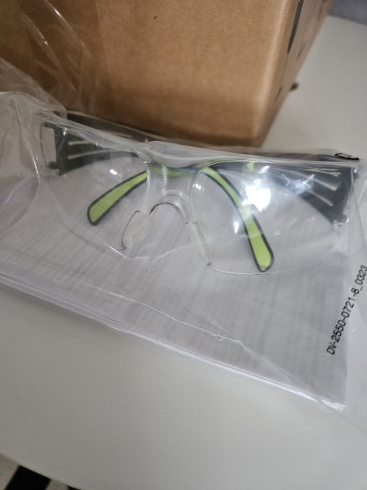 Okulary ochronne 3M .