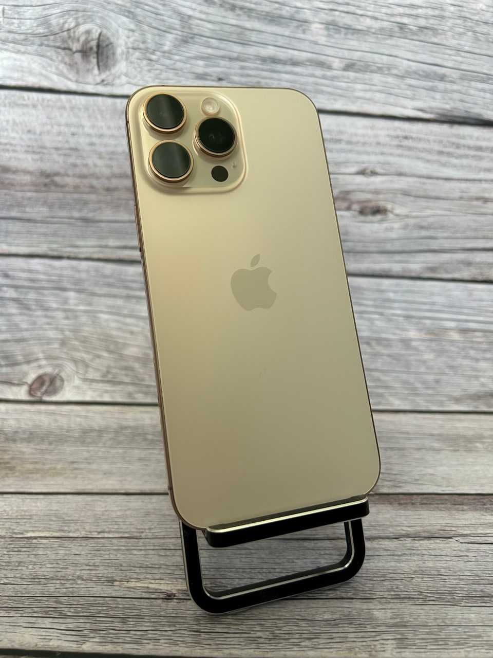 IPhone 16 pro max gold 256gb!!NEVERLOCK!Є пляма.Батарея 100% 80 циклів