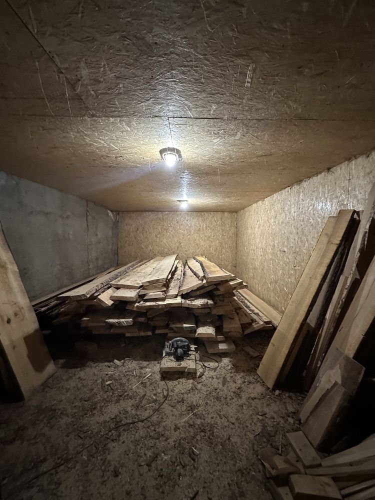 Приміщення в центрі міста вул.Соборна 2 поверхи (425 м кв)