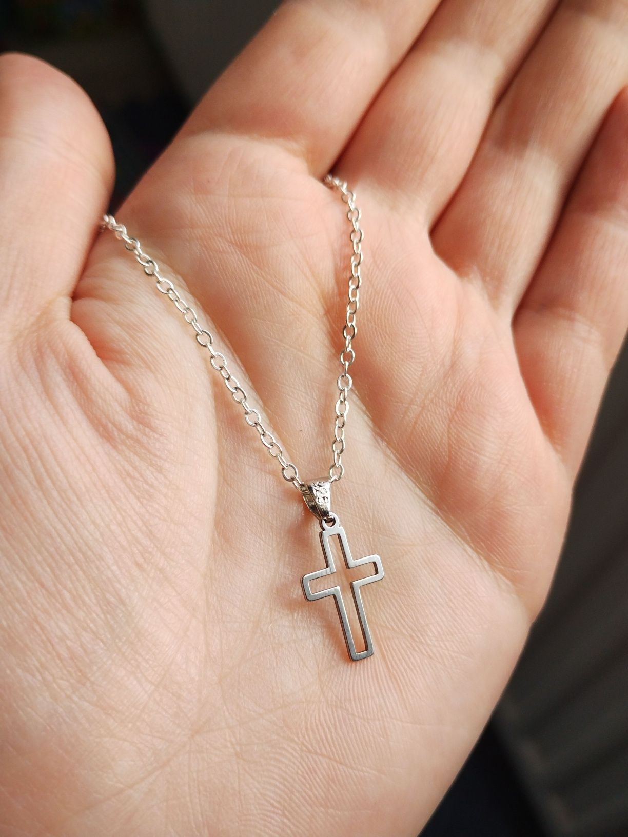 Łańcuszek z zawieszką krzyż krzyżyk komunia prezent srebrny