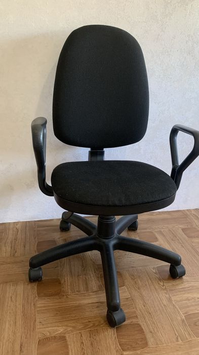 Компʼютерне крісло