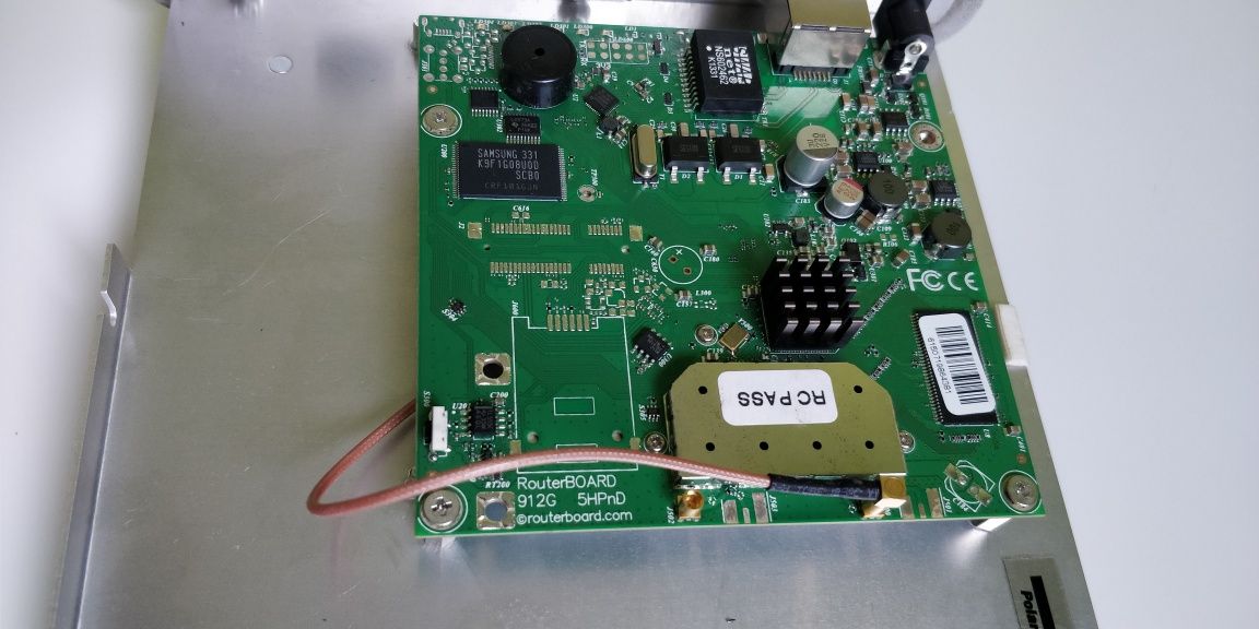 Access Point Mikrotik 912G 5HPnD + antena abox 19 rb mmcx
+ zasilacz