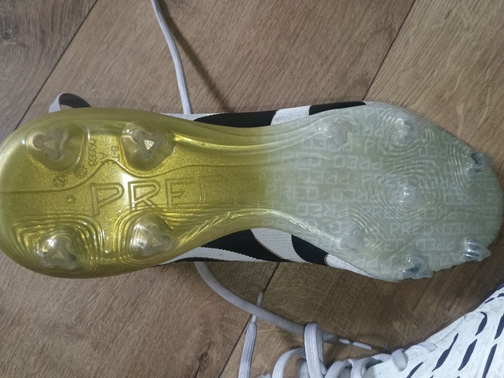 Witam sprzedam korki predator pro fg rozmiar 42