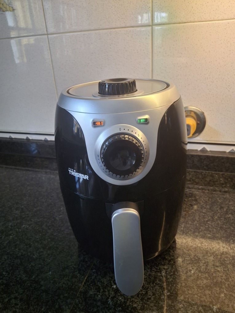 Air Fryer Tristar 2L.