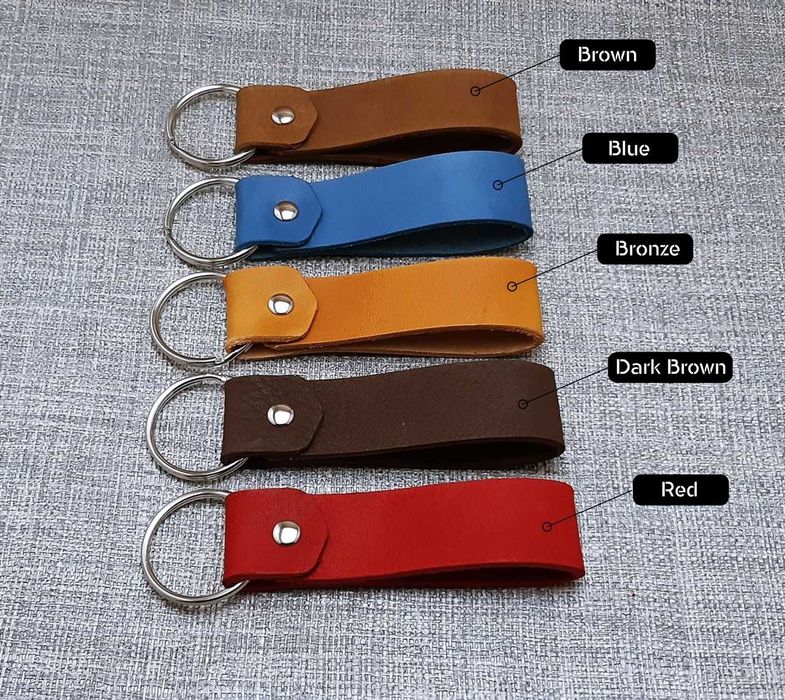 Personalizo porta chaves em couro com qualquer marca de carro.