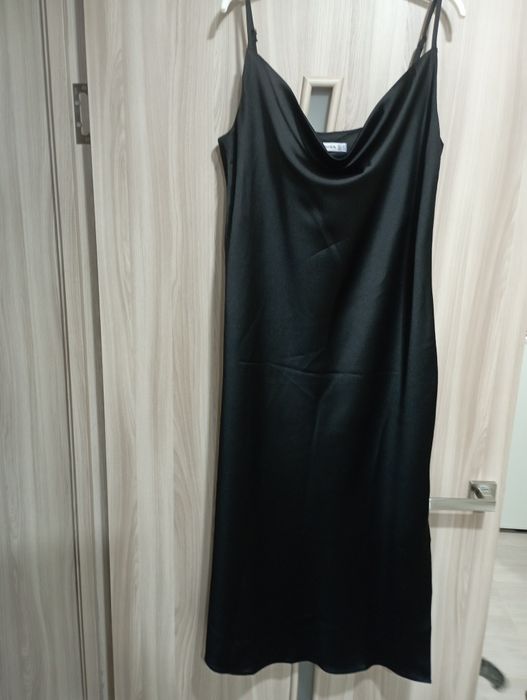 Вечірня сукня жіноча