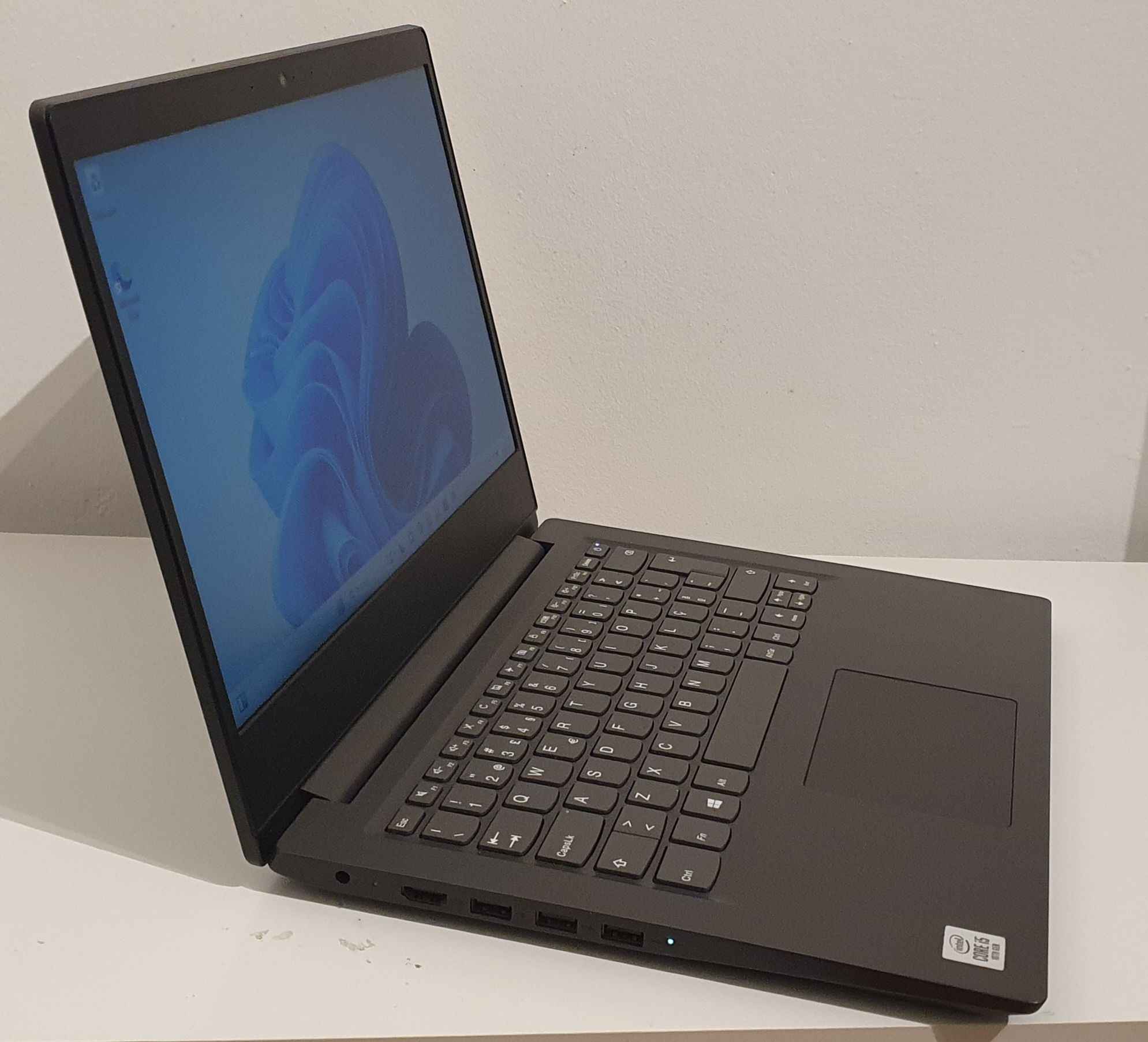 Lenovo v14-iil i5-10th Gen óptimo estado