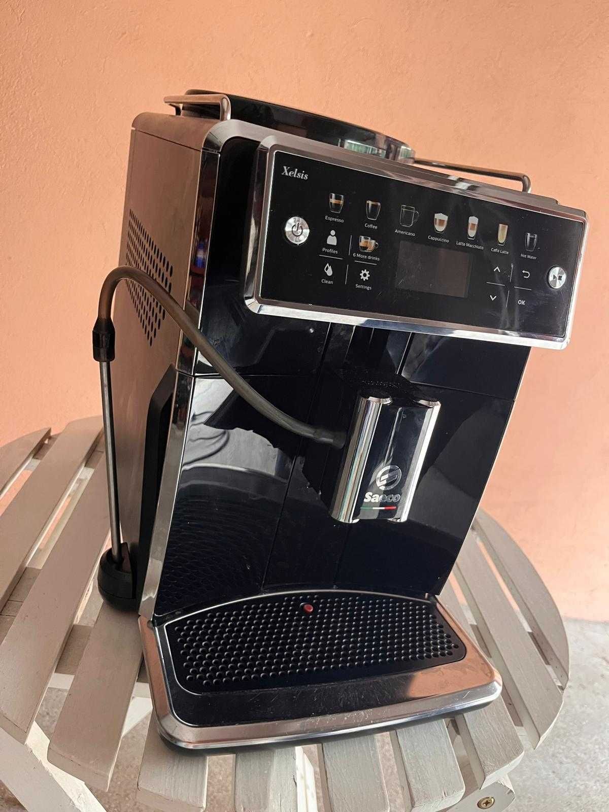 Ekspres do kawy Saeco SM7580. Jak nowy!!
