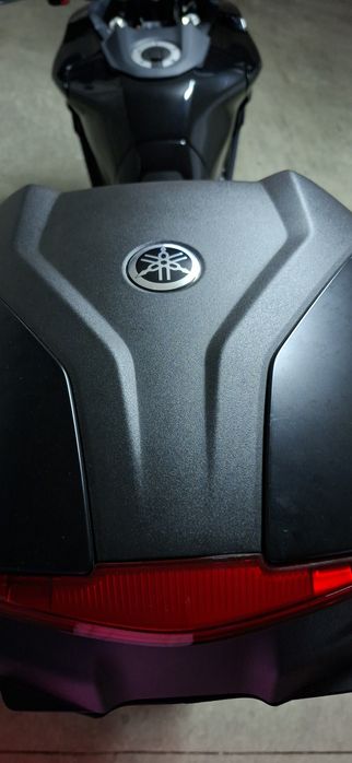 Tracer 9 04/2025 sò 3800kms com top case Yamanha