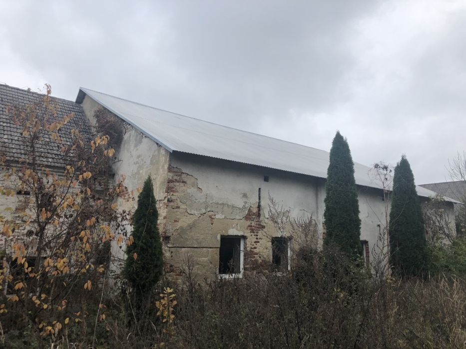 Sprzedam działkę z budynkami (PGR)