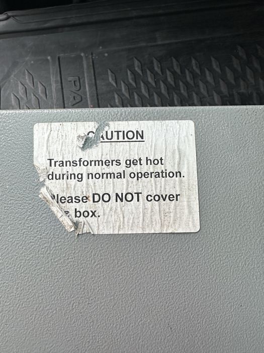 Однофазний ізолюючий трансформатор