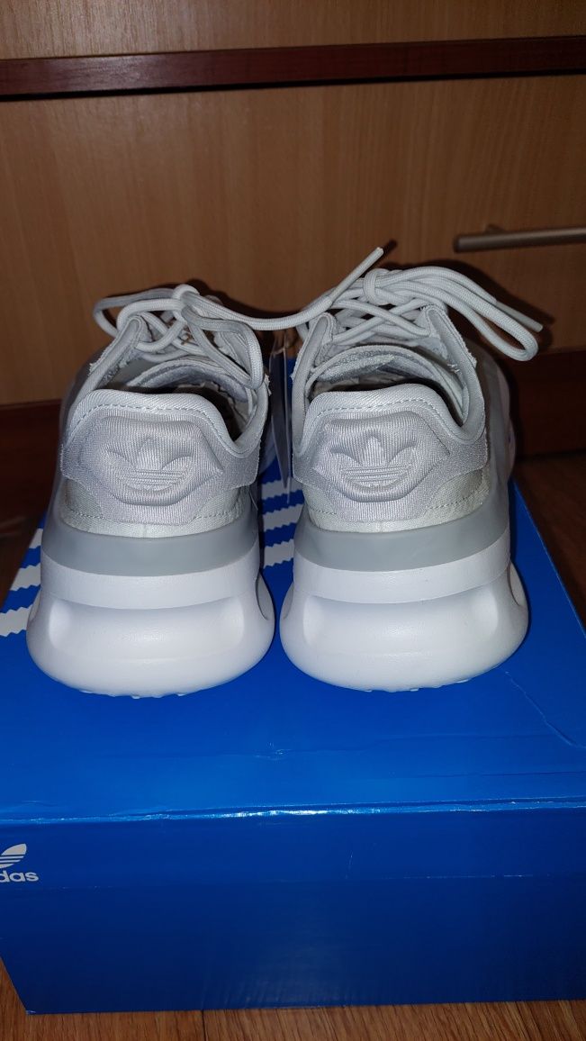 Кроссовки Оригинал Adidas. Новые!