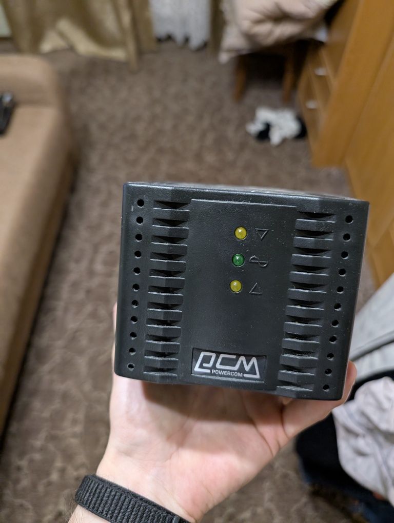 Стабілізатори напруги Powercom TCA-1200, LUXEON AZR-500VA