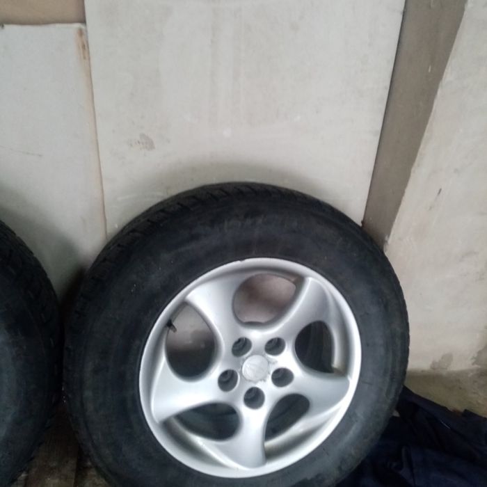 215 70 16 Комплект диски + шини зима