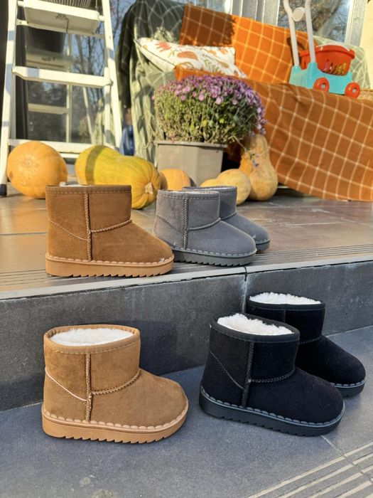 Дитяче зимове взуття (черевички, уггі)