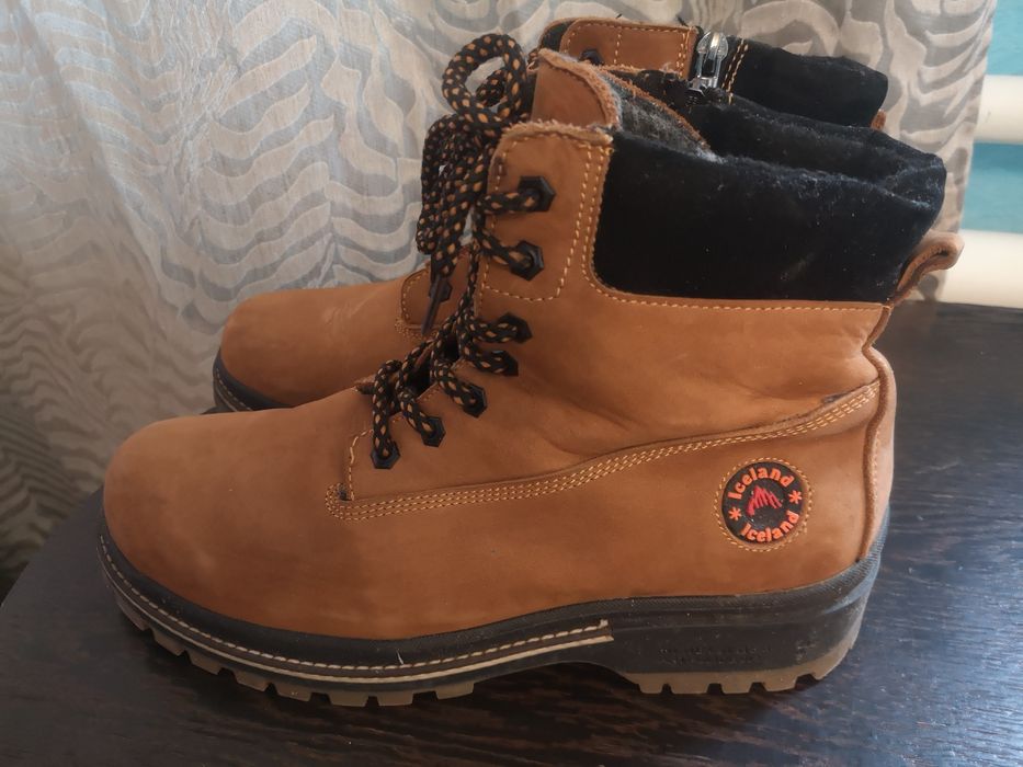 Ботинки фирминые зимние  кожа 40 размер