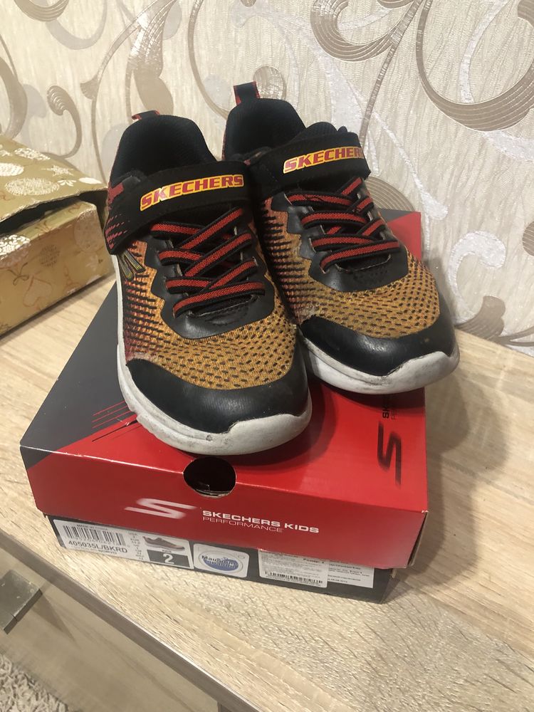 Кросівки skechers 33,5 р