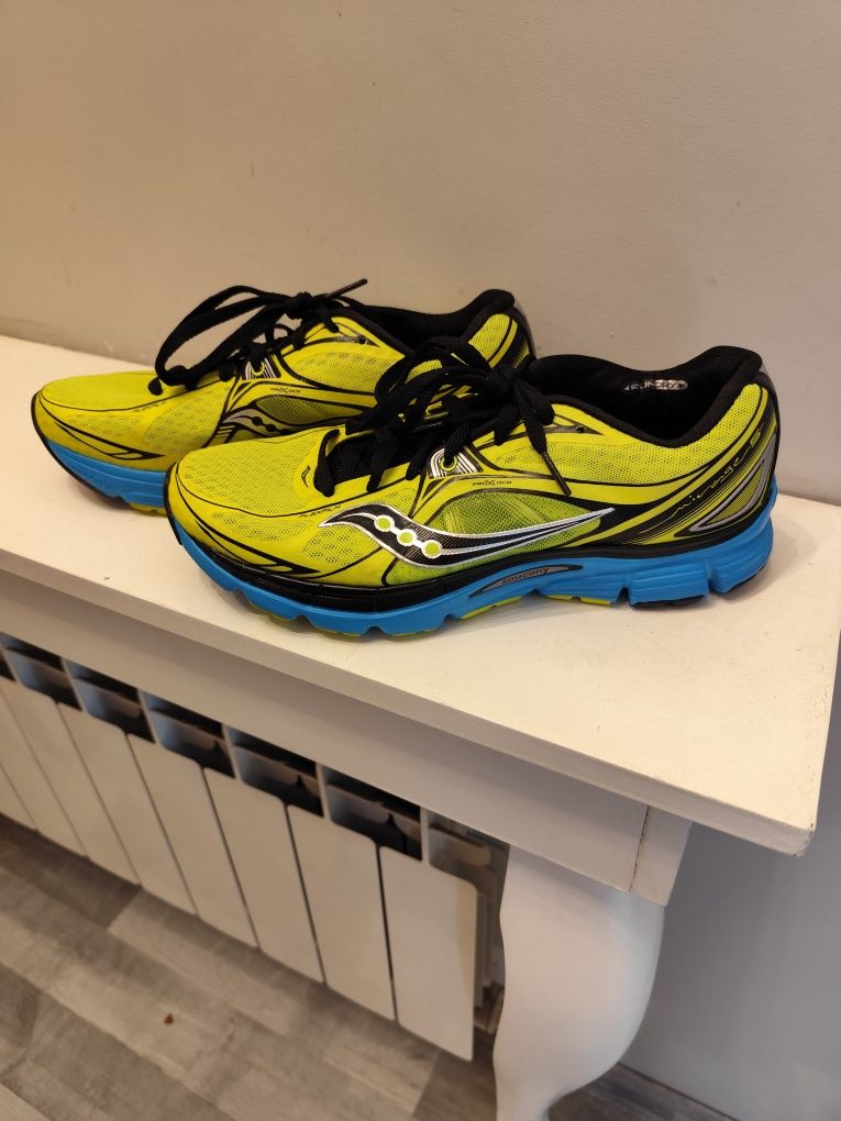 Buty do biegania Saucony Mirage 5 męskie rozm.40.