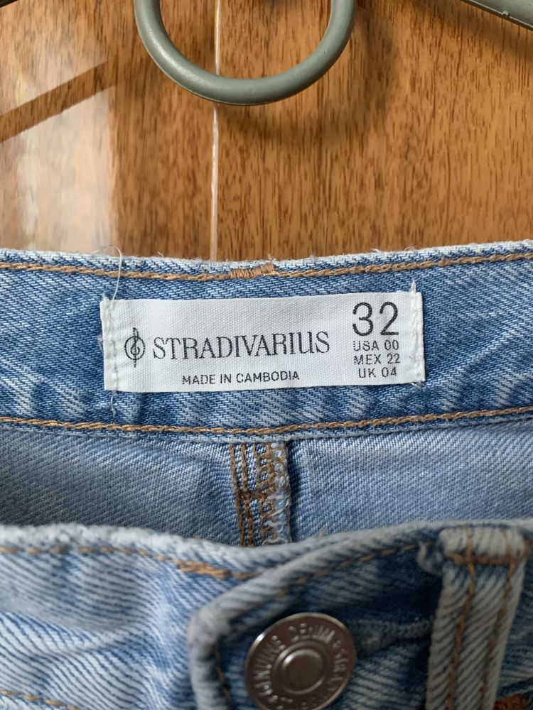 Джинсы женские Stradivarius