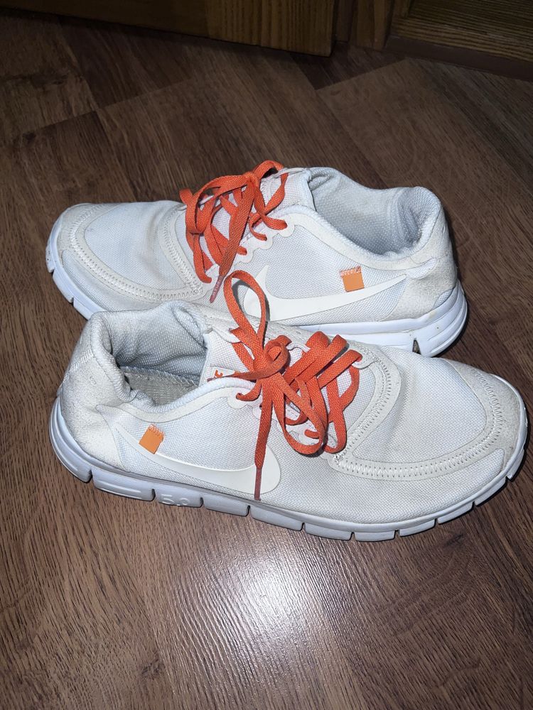Кроссовки Nike