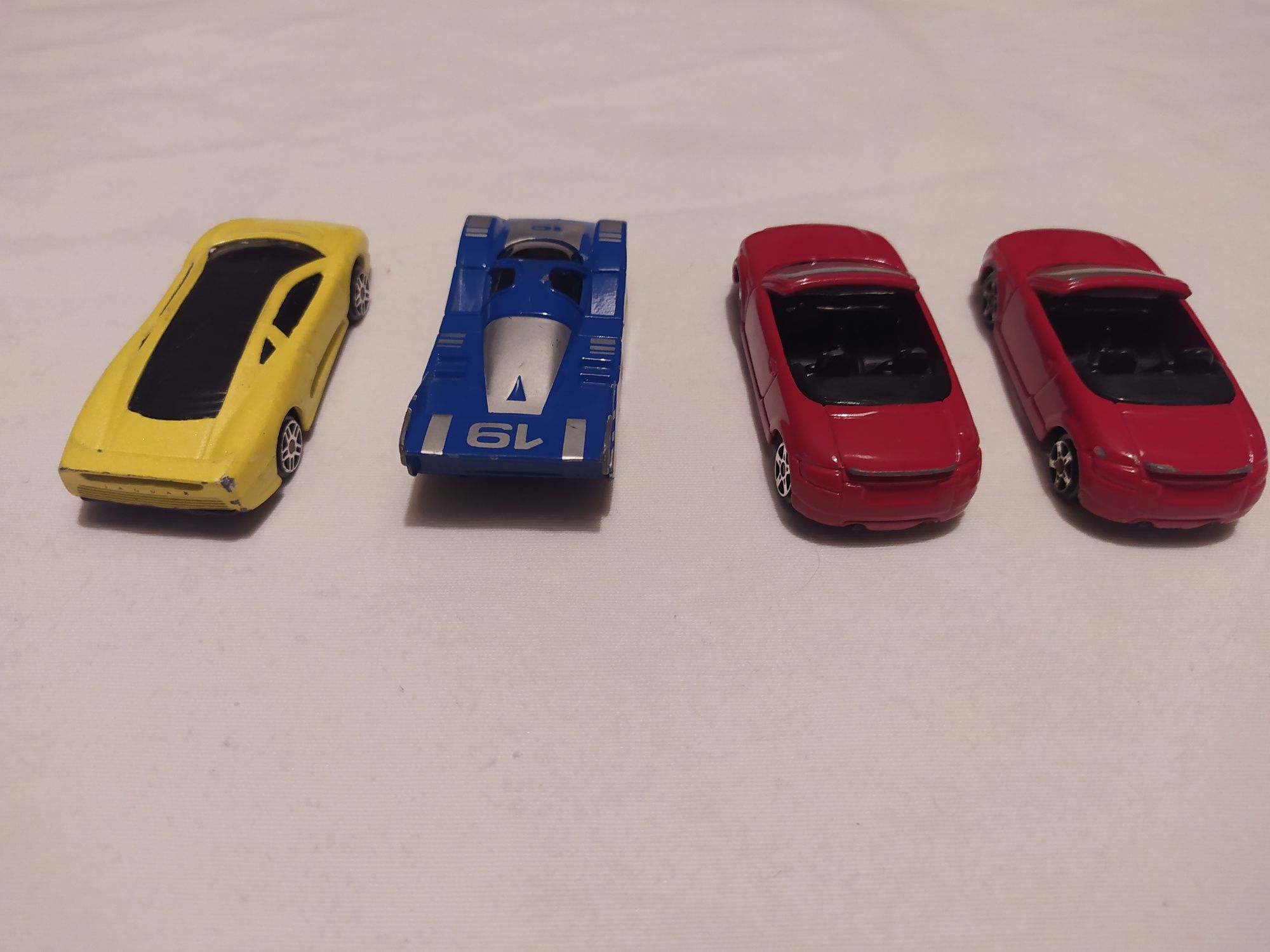 Carrinhos em miniatura da Maisto. Audi, Porsche e Jaguar