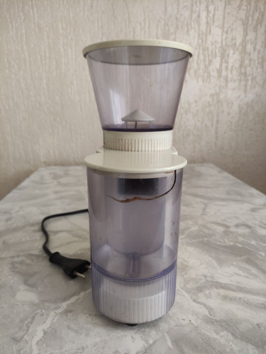 Кофемолка Braun бу