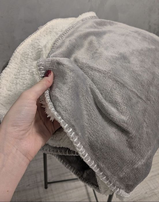 Шикарний теплий плед-покривало на хутрі-овчині