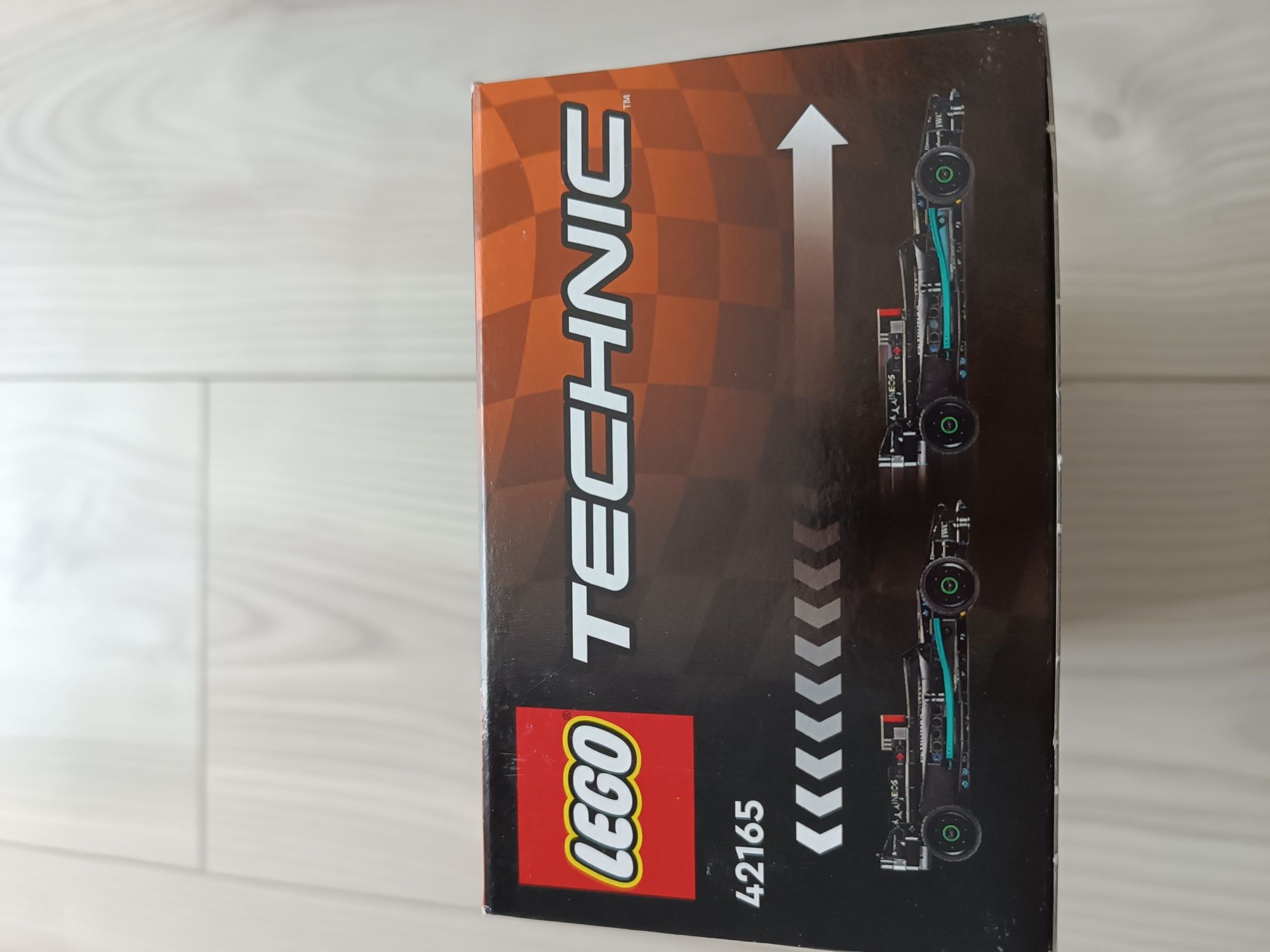 LEGO Technic Mercedes-AMG F1 dla 7 latka